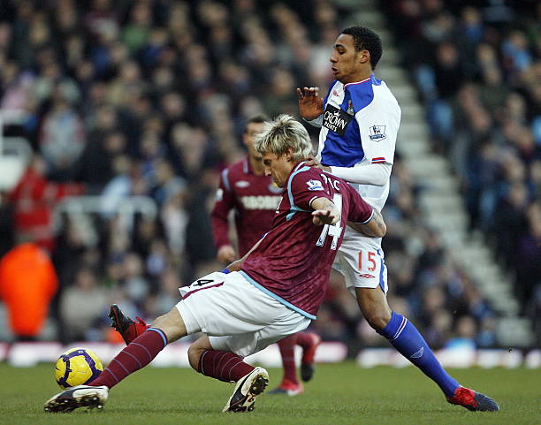 示了极高的 示了极高的